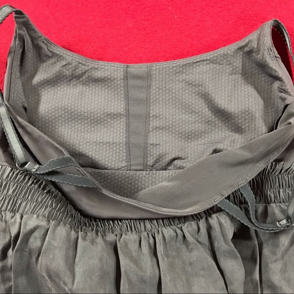 - Lululemon tank - Picture 8 of 11